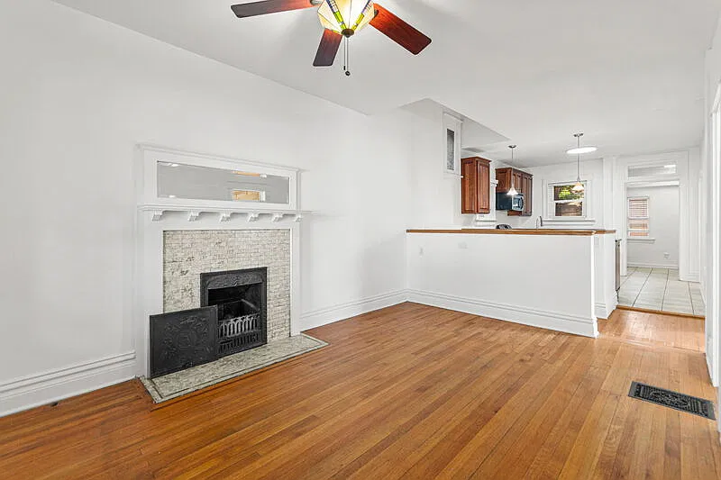 4 bed, 2.0 bath, 1685 sqft, $3,045 — Photo 3