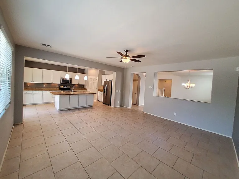 3031 E Regina St — Photo 5