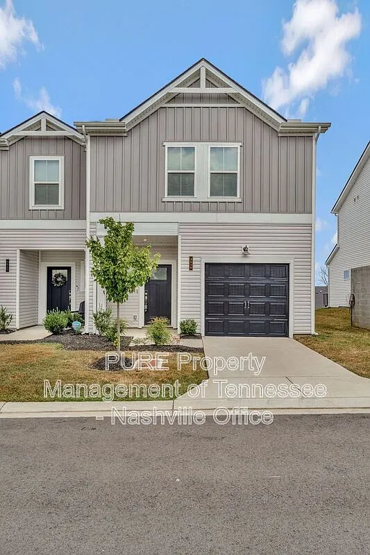 3 bed, 2.5 bath, 1605 sqft, $2,249 — Photo 3