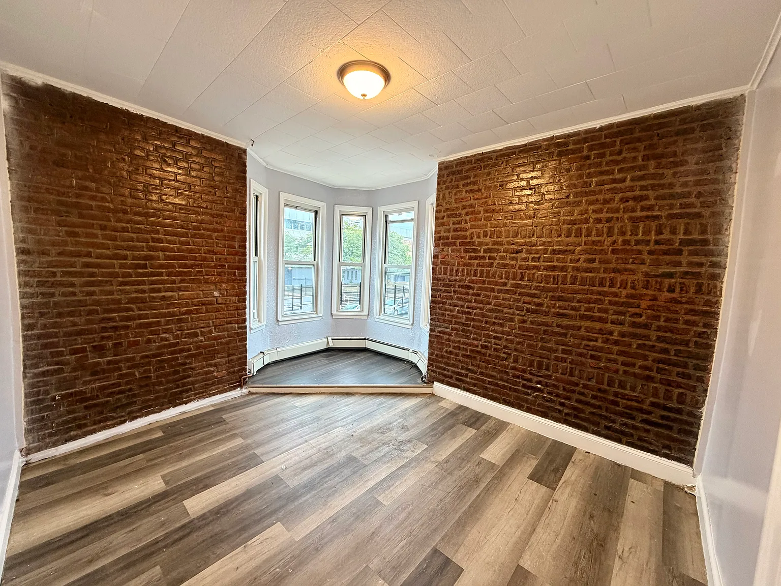 557 Ocean Ave — Photo 4