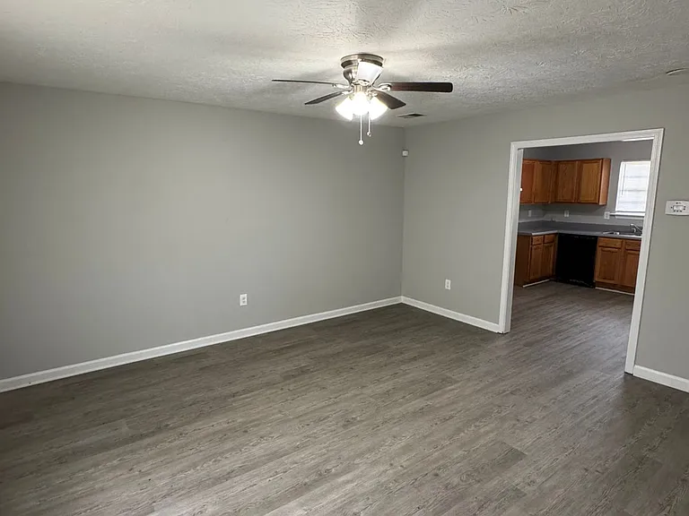 142 Point Place Dr — Photo 7