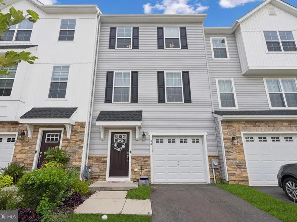 94 Aviary Rd, West Deptford, NJ 08086