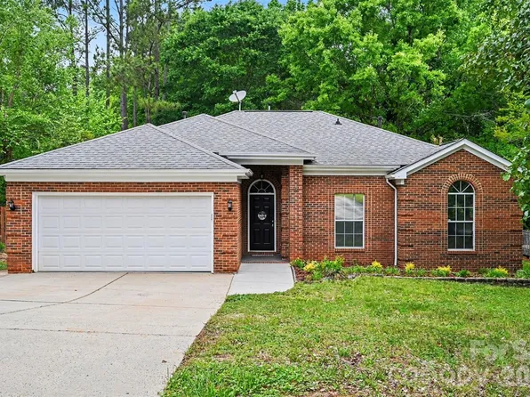 13505 Gatestone Ln, Pineville, NC 28134