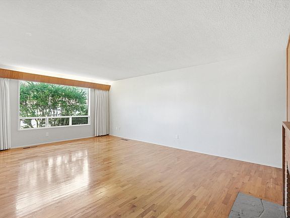 4th image of 316 Stanley Ave