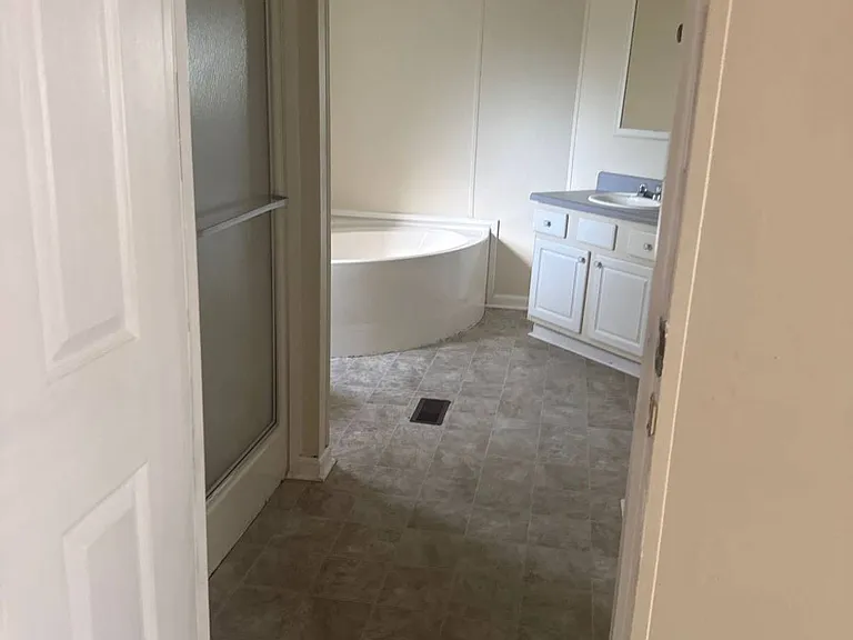 28 Westgate Cir — Photo 6