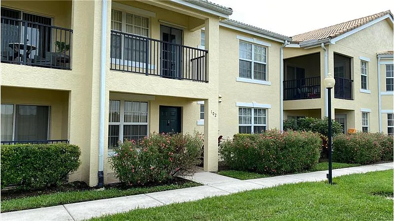 158 SW Peacock Blvd #30-102-102
