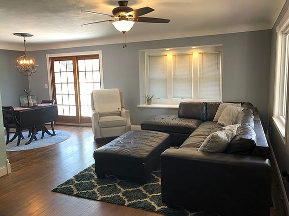 Bay window and bench seat
