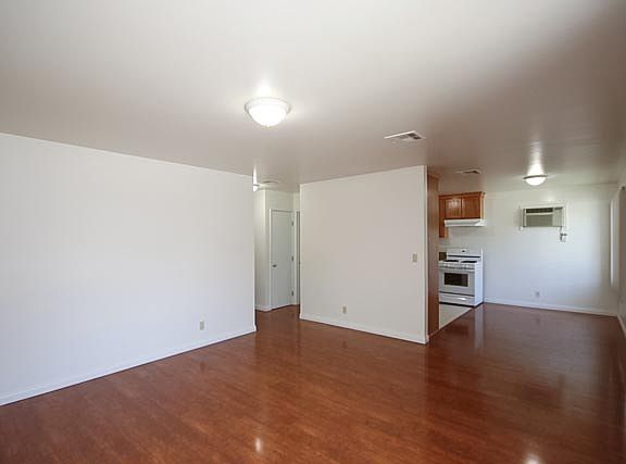 2nd image of 1136 Cordova St