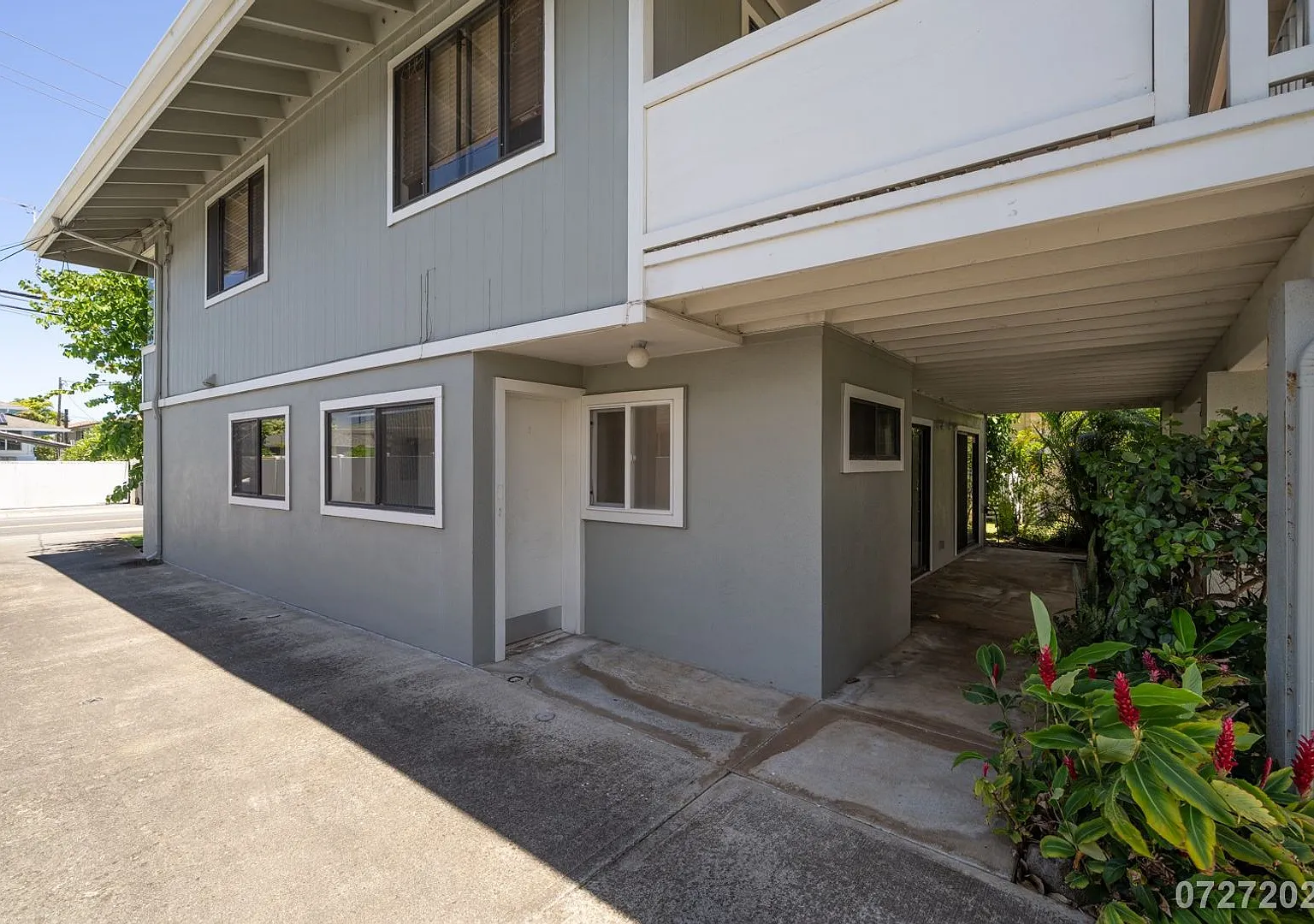 Beautiful and Large 3 bedroom 2.5 bath SFH in Kailua - Must See!! (KAILUA) — Photo 3