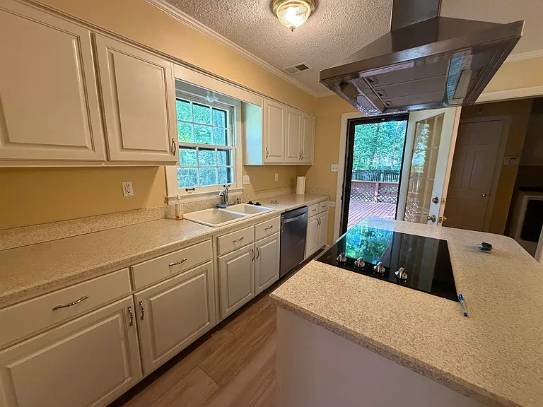 8149 Kimbrook Dr — Photo 7