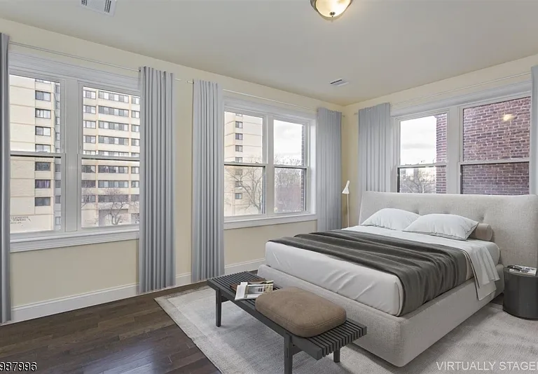 90 Clinton Ave — Photo 14