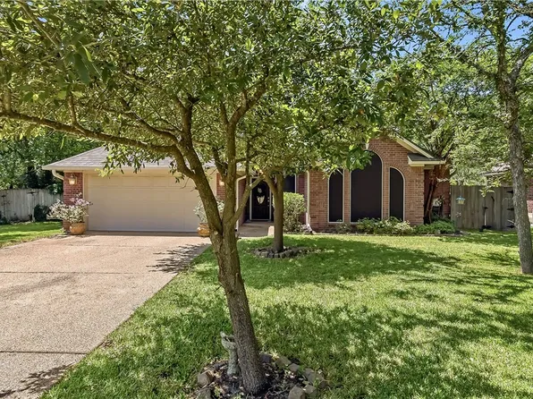 1703 White Stone Dr, Bryan, TX 77807