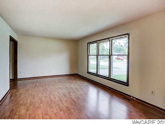 4th image of 1700 Whitehall Dr