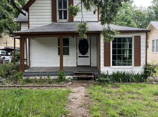 1018 Stewart St, Winfield, KS 67156