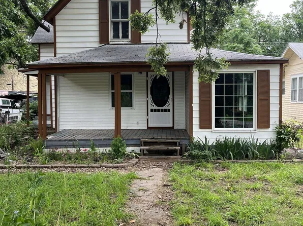 1018 Stewart St, Winfield, KS 67156