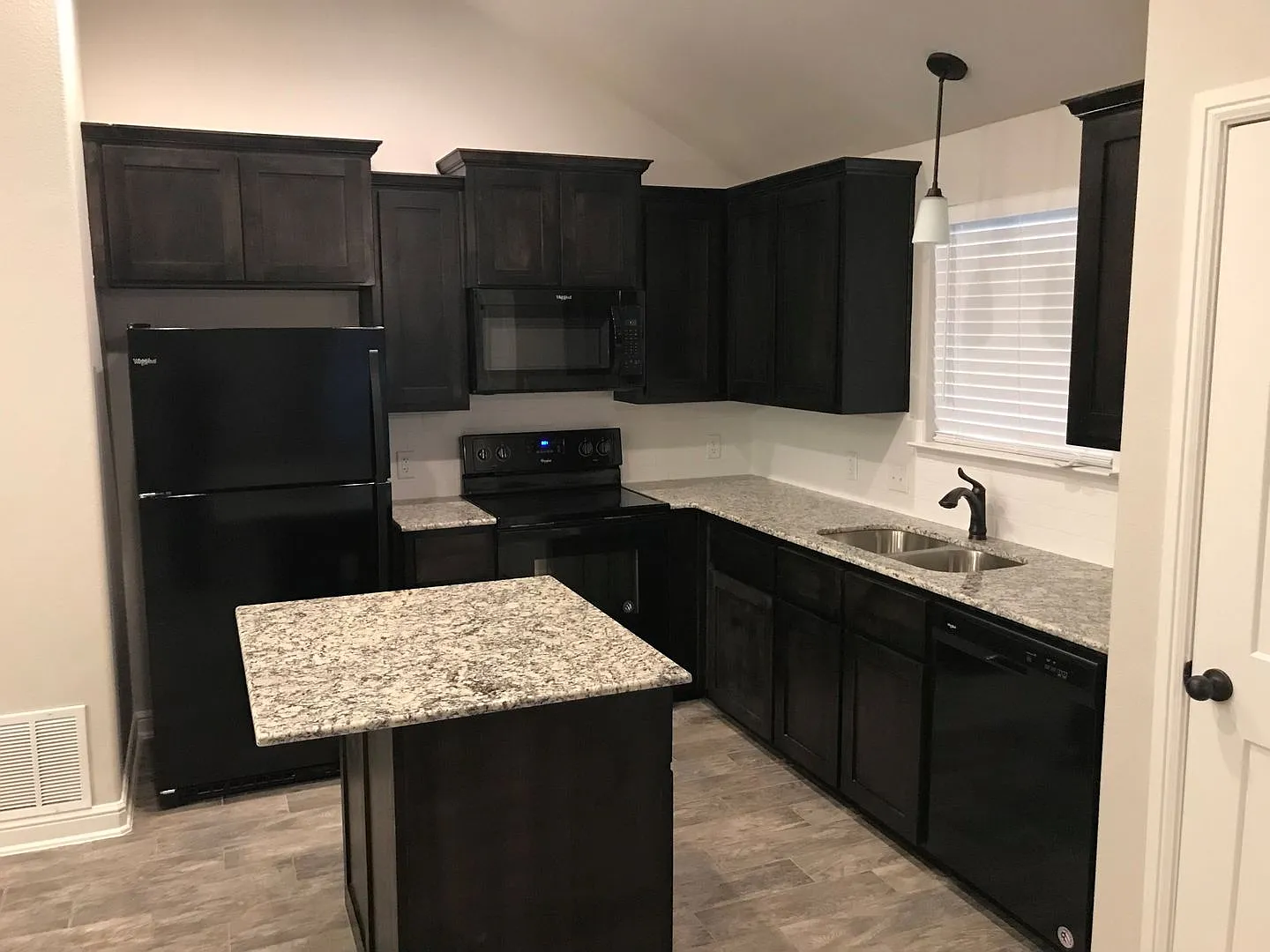 2 bed/2 bath Duplex in Trimmier Estates - Oct 22 — Photo 3