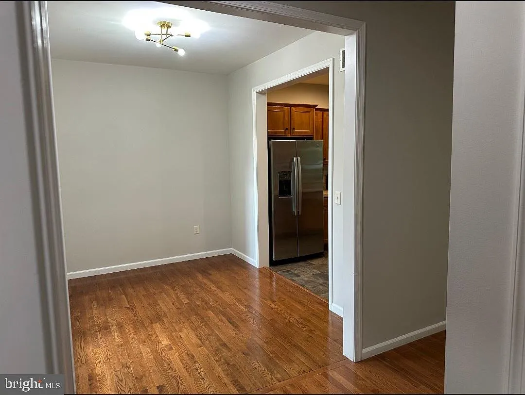 3 bed, 2.5 bath, 1962 sqft, $2,495 — Photo 2