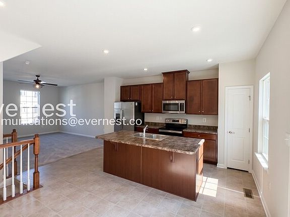 5th image of 8433 Devries Ln