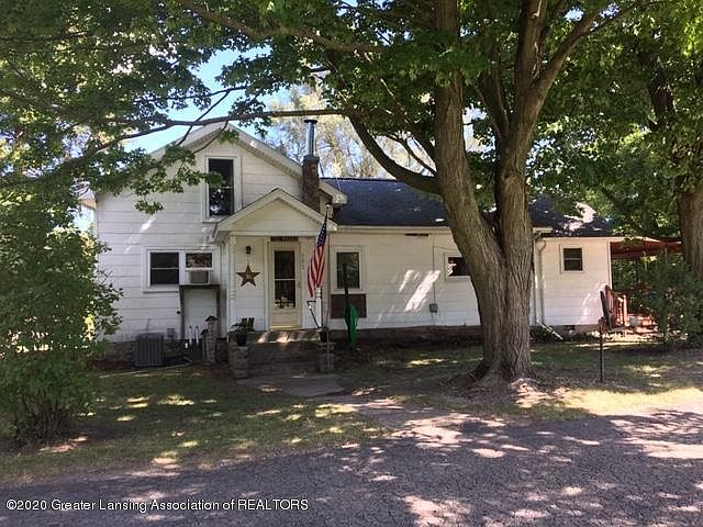1st image of 302 E Main St