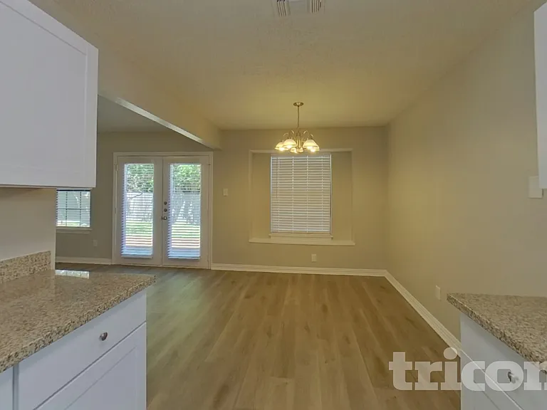 7421 Ridge Rd W — Photo 5