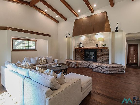 2nd image of 208 Sandzen Dr