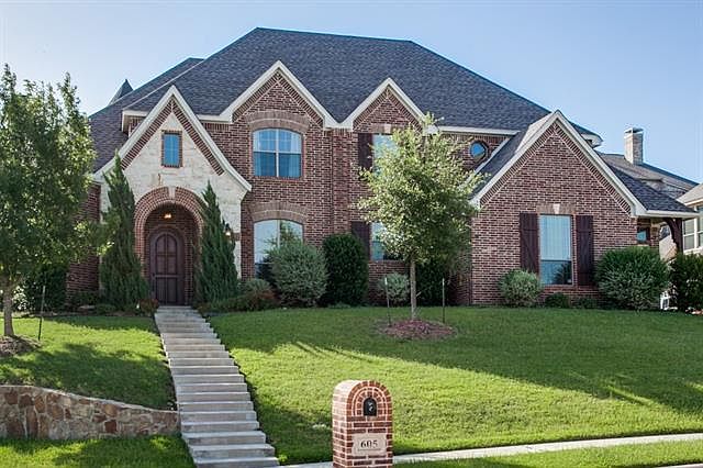 1st image of 605 Comal Ct