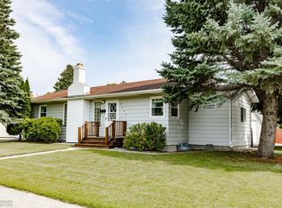 2320 11th St S, Moorhead, MN 56560