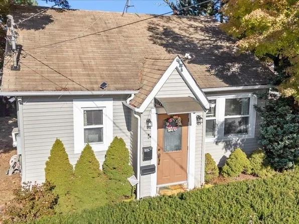261 Amherst Street, Hempstead, NY 11550