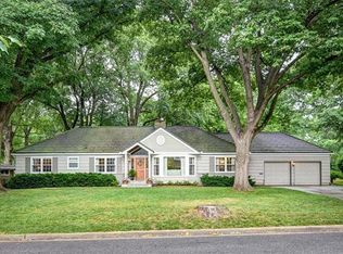 9400 Cherokee Pl, Leawood, KS 66206