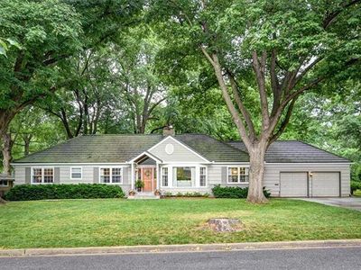 9400 Cherokee Pl, Leawood, KS, 66206