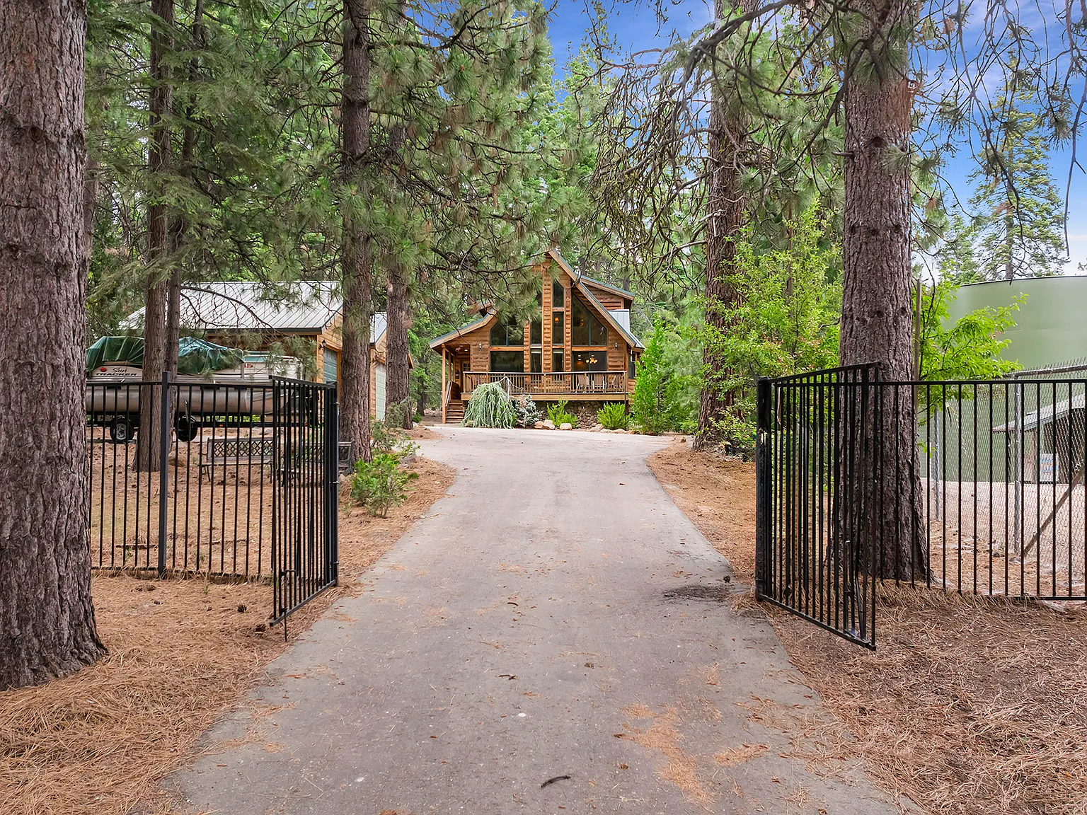 3 bed, 2100 sqft, $4,500 — Photo 4