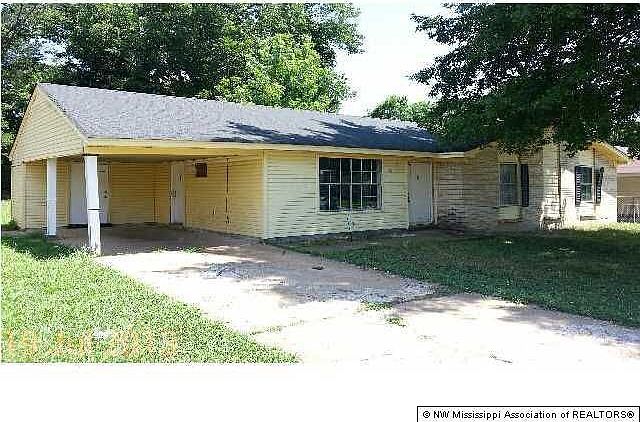1st image of 12 W Byfield Dr