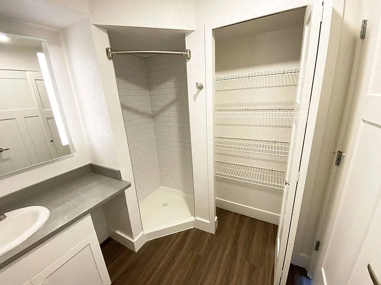 Green Ridge Apartments — Photo 33
