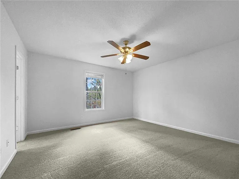 392 River Trace Dr — Photo 12