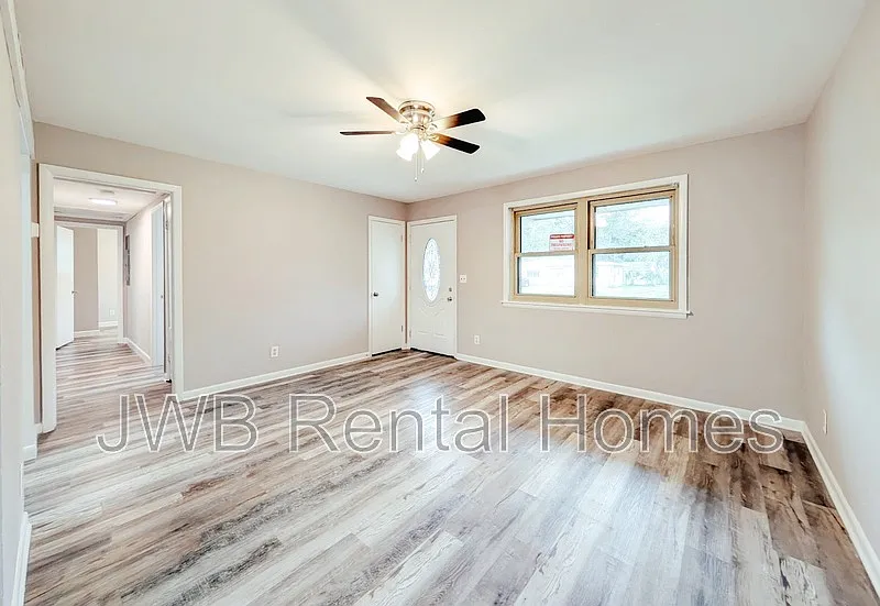 Cedar Hills — Photo 4