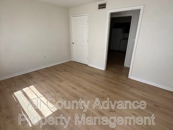 4911 E Temple Heights Rd #B, Tampa, FL 33617