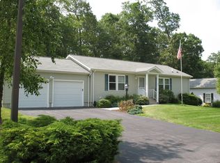 24 Indian Hill Rd, Uncasville, CT 06382