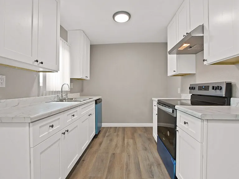 8202 Rosemead Blvd — Photo 11