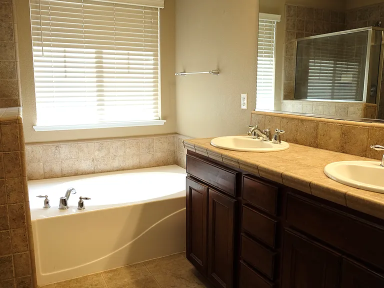 6732 Altesino Dr — Photo 16
