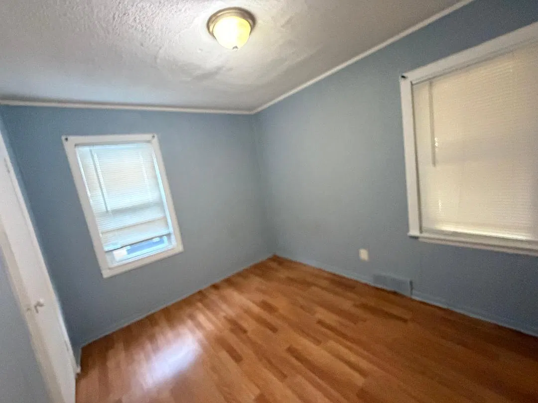 2 bed, 805 sqft, $1,300 — Photo 3