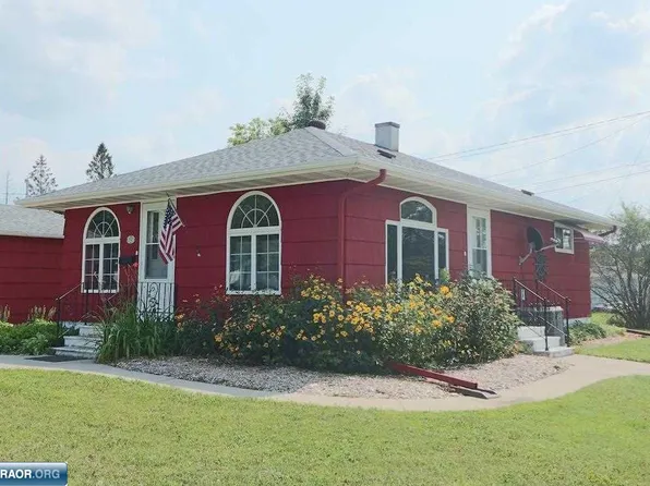 202 Cambridge Rd, Hoyt Lakes, MN 55750