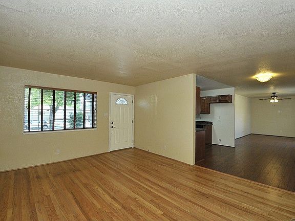 3rd image of 445 Greathouse Dr