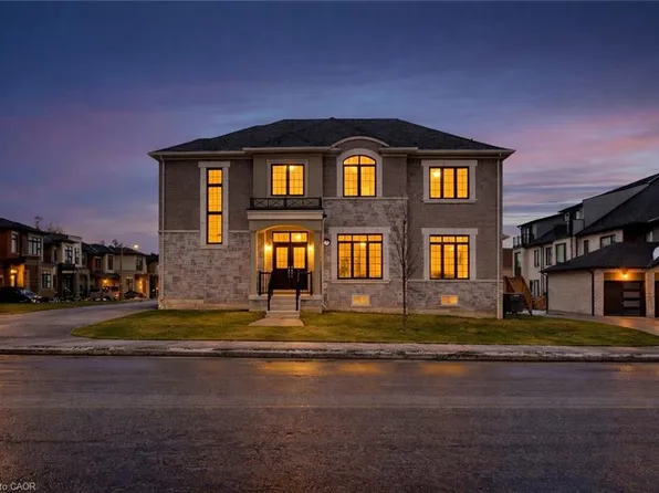 132 Settlers Rd E, Oakville, ON L6H 0Y8