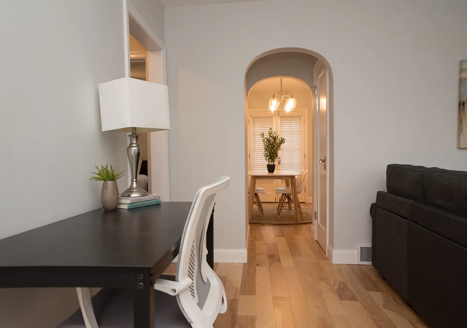 The Cozy on Downey - Irvington's Coziest Cottage — Photo 2