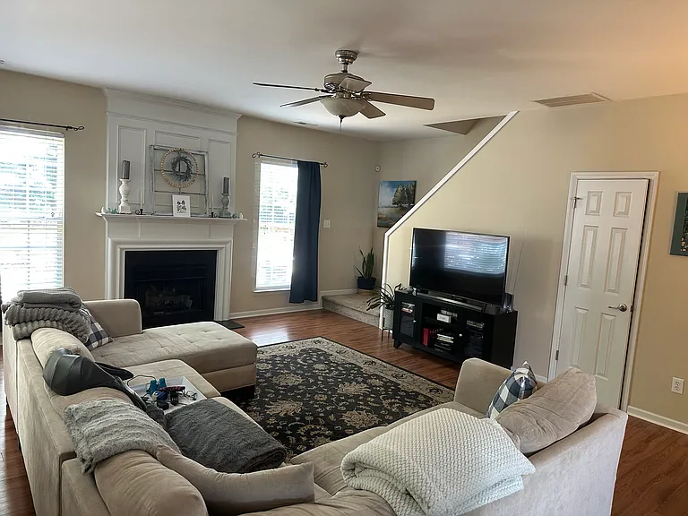507 Caraleigh Ct — Photo 4