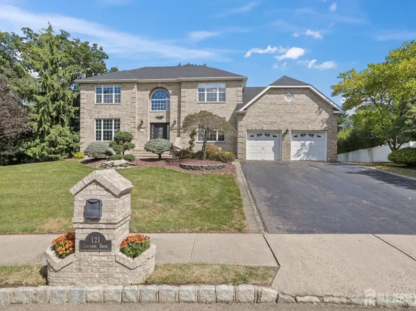 121 Cheyenne Dr, Morganville, NJ 07751