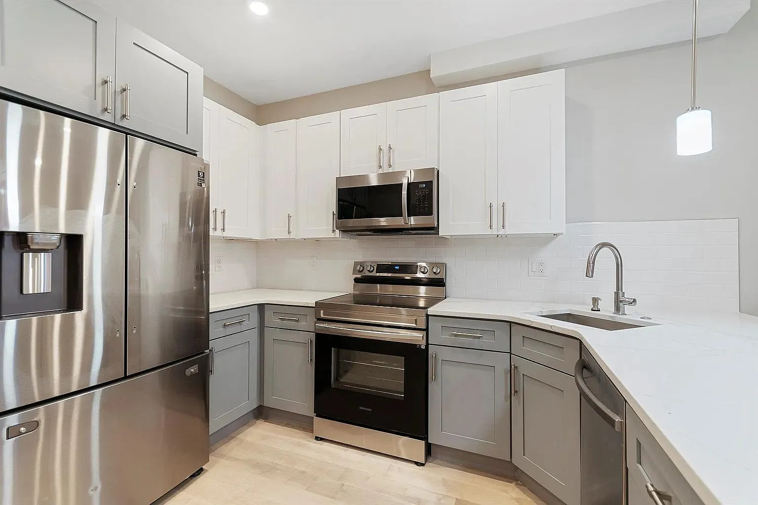 3 bed, 1500 sqft, $2,200 — Photo 1