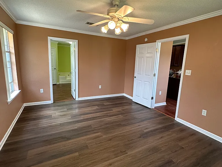 2160 Castle Grove Dr — Photo 13