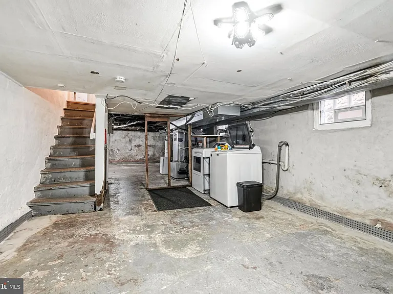 11 E Atlantic Ave — Photo 25