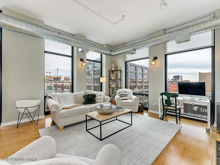740 W Fulton St #502 — Photo 3